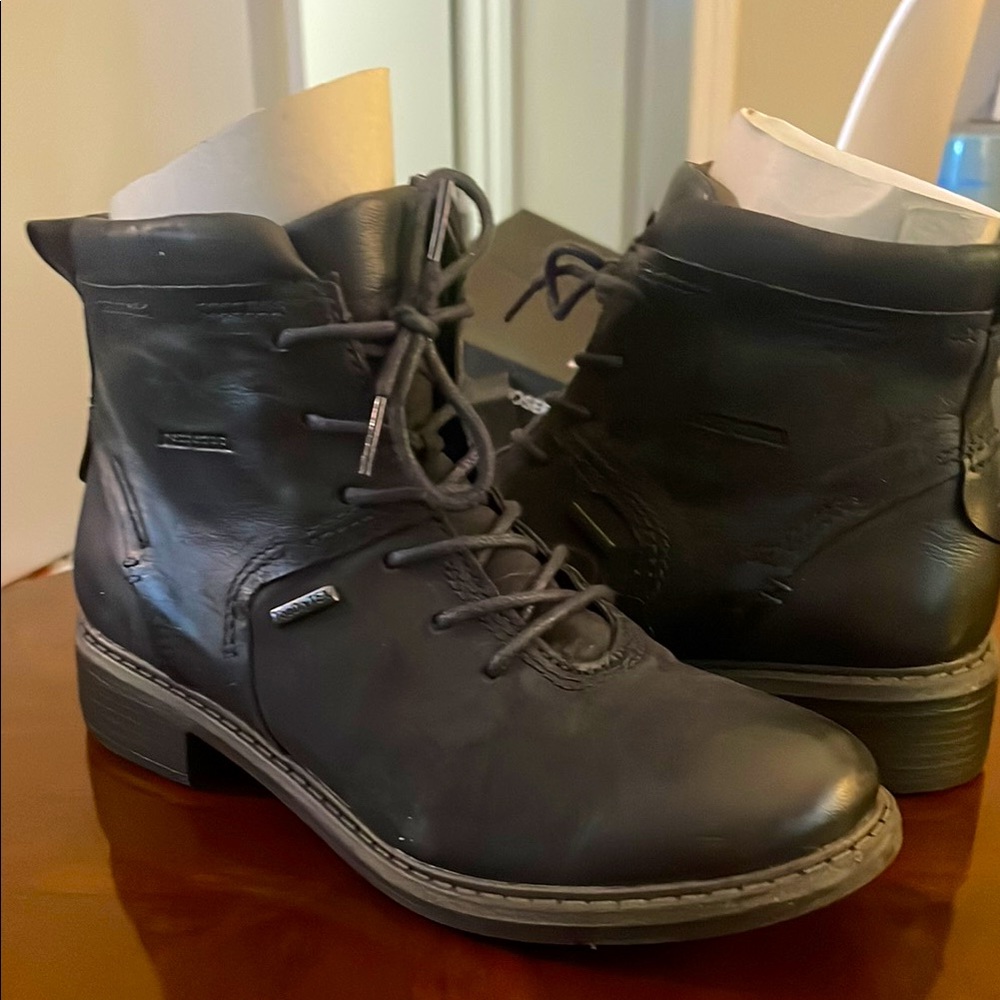 Josef Seibel Black Leather Boots Rugged Design